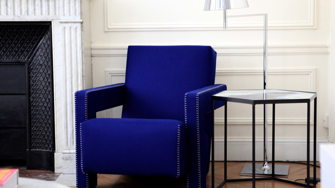 Fauteuil personnalisé bleu avec coutures graphiques, mobilier design et contemporain - Réalisation K Touch, appartements particuliers